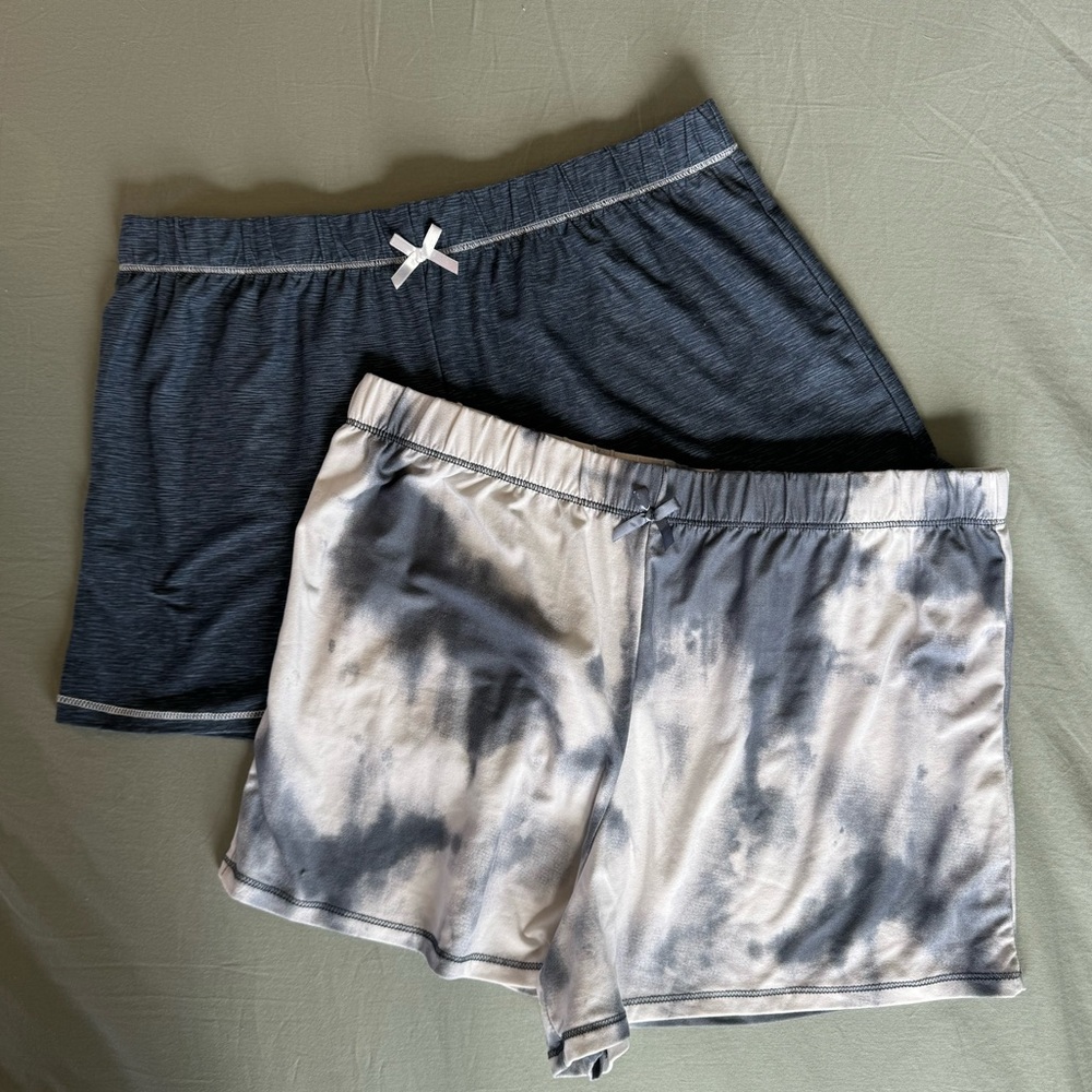 Set of shorts
